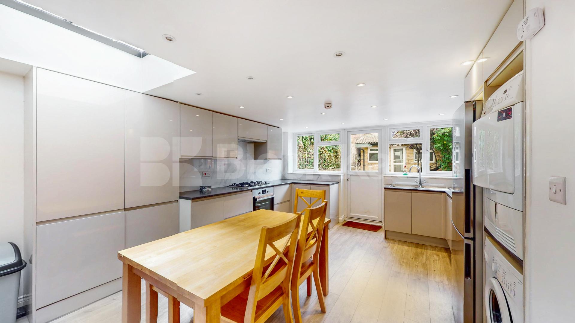 Elegant & Expansive Six Bed 4 Bath Residence with Private Garden in Holloway Mayton Street, Holloway